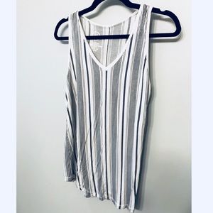 Cute Striped Tank Top! 🖤